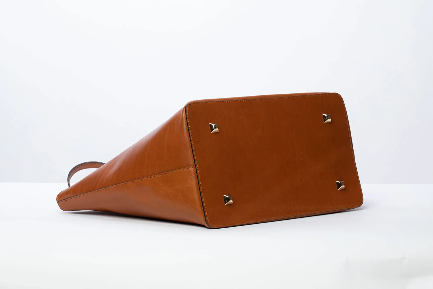 Manila All Purpose Large Carryall Leather Tote Bag in Camel Brown - WAITLIST
