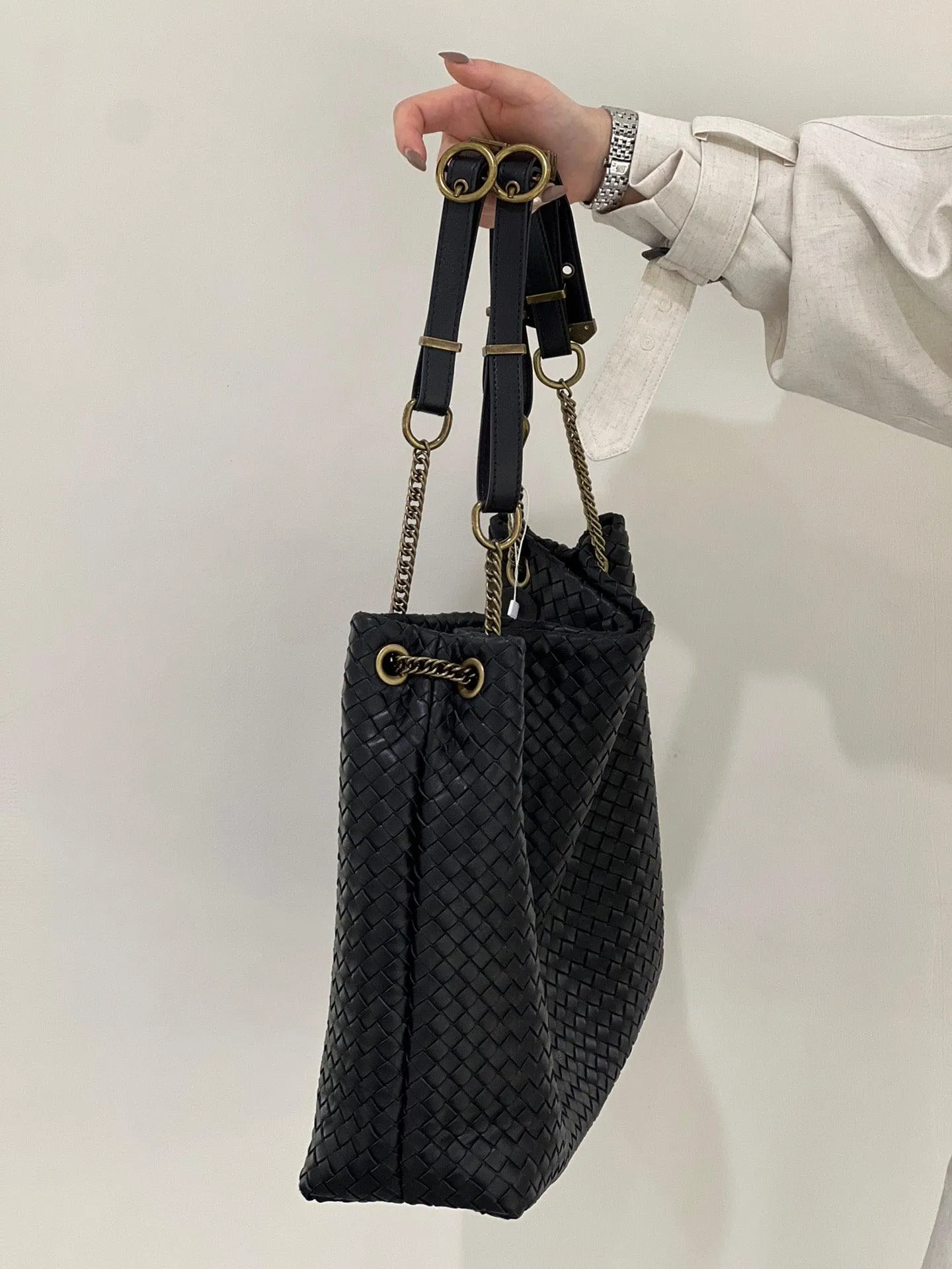 Premium Handwoven Lambskin Tote Bag | Handcrafted Vintage Lock Drawstring Spacious & Versatile Shoulder Bag, Lambskin Shopper