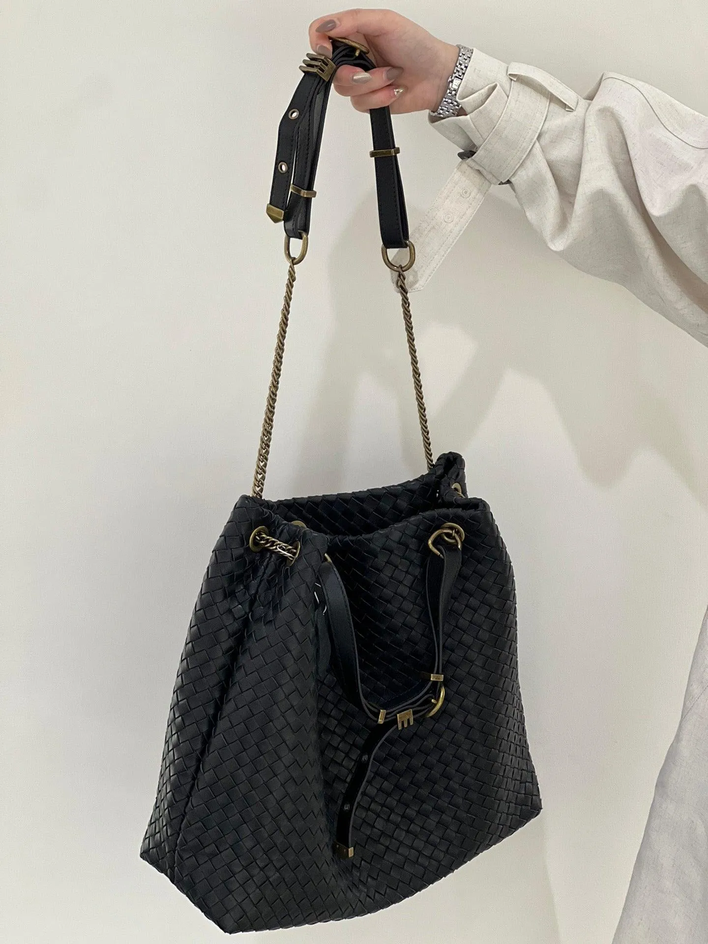 Premium Handwoven Lambskin Tote Bag | Handcrafted Vintage Lock Drawstring Spacious & Versatile Shoulder Bag, Lambskin Shopper