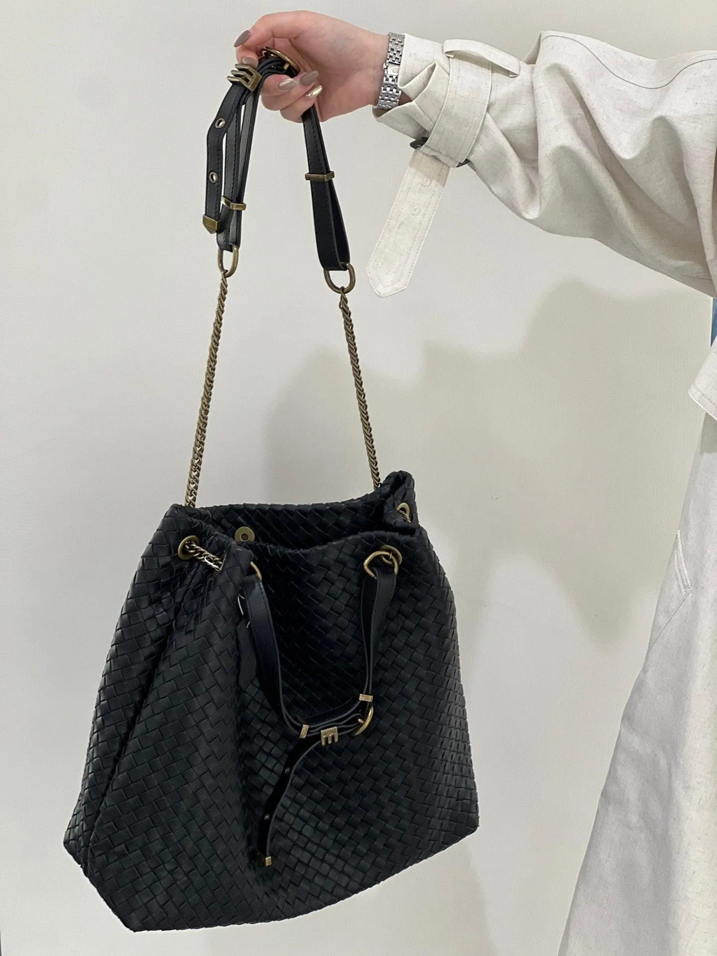 Premium Handwoven Lambskin Tote Bag | Handcrafted Vintage Lock Drawstring Spacious & Versatile Shoulder Bag, Lambskin Shopper