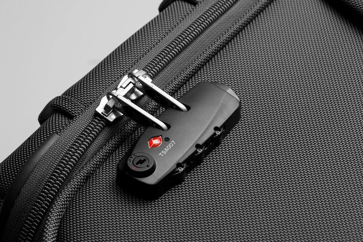 Roncato Uno Soft Deluxe 22" 4-Wheel Carry-On Luggage