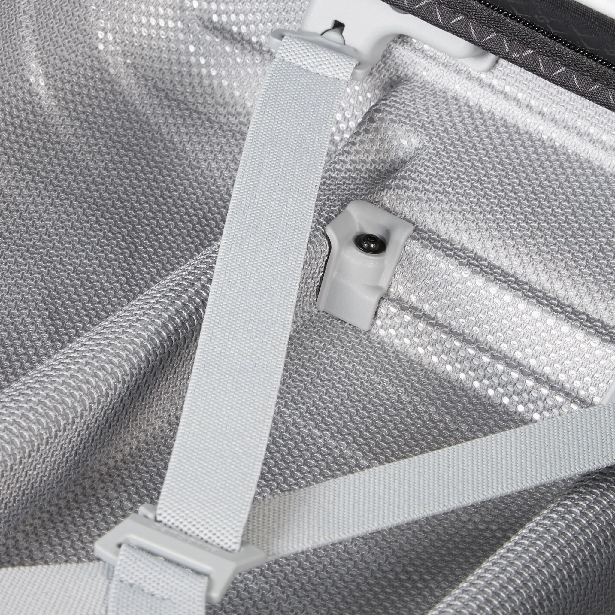 Samsonite Proxis Medium Spinner